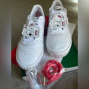 Hello Kitty Pumas